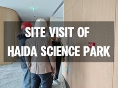 Balance aus Stil und Stille mit Winego Rillen-Wandpaneelen für kulturelle Räume